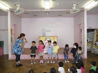 8月生まれの子どもたちのインタビューの写真