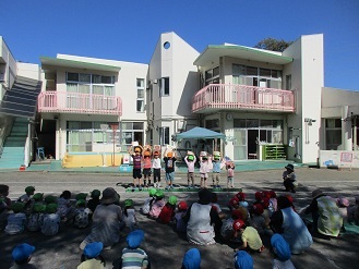 10月生まれお祝いの様子の写真