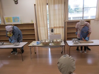 4歳調理活動様子の写真