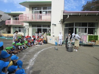 かまど調理様子の写真