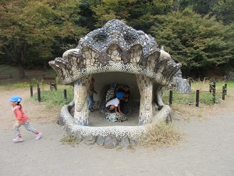 5歳児遠足ドラゴンで遊ぶ様子の写真