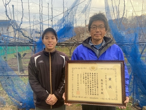 写真左:息子の潤哉さん 右:奥住方彦さん