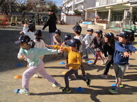 投球練習の様子の写真