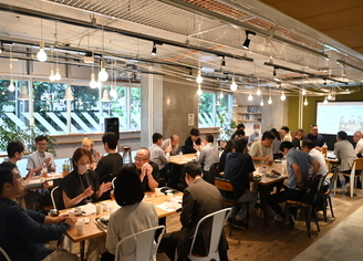 写真：交流会の様子2枚目