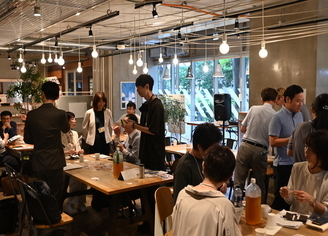 写真：交流会の様子4枚目