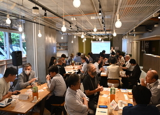 写真：交流会の様子3枚目