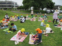 子ども達のお弁当の様子の写真