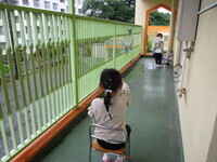 視力検査の様子の写真