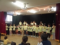 写真:5歳児ハンドベルの様子