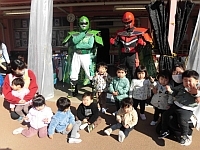 写真:1歳児クラスと写真撮影