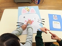 写真:ノンタンの福笑いの様子