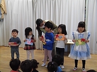 写真:誕生児インタビューの様子