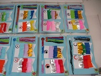 写真：4歳児のこいのぼり制作