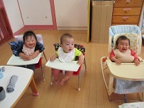 写真：0歳児の様子1