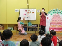 写真：誕生会パネルシアター