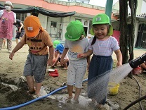 写真：泥んこ遊び5