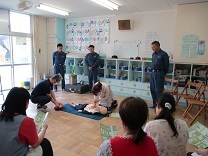 写真：心肺蘇生訓練1