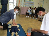 写真：心肺蘇生訓練2