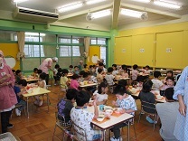 写真：カレーパーティ会食1