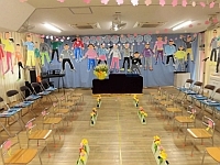 写真:会場に飾った等身大の絵