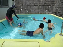 写真：プール5歳1