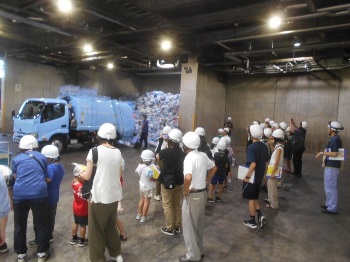 写真:見学の様子