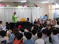 写真:出し物のはじまったところ