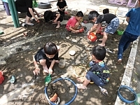 写真:泥水が流れる様子