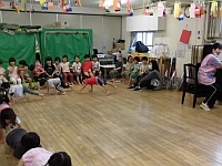 写真:リズム遊びの様子