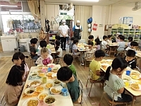 写真:会食前の様子