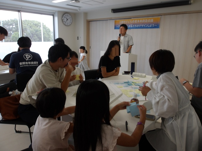 日野市子ども若者未来創造会議のワークショップの様子