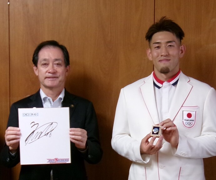 写真:市長と福士選手