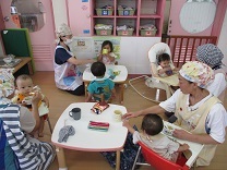 写真：0歳児おやつ2