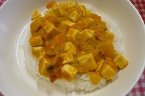 写真：豆腐のカレークリームかけごはん