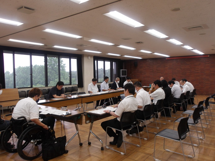 会議の様子を写した写真