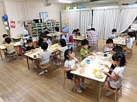 写真:らいおんぐみの給食の様子