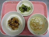 写真:今日の給食の献立