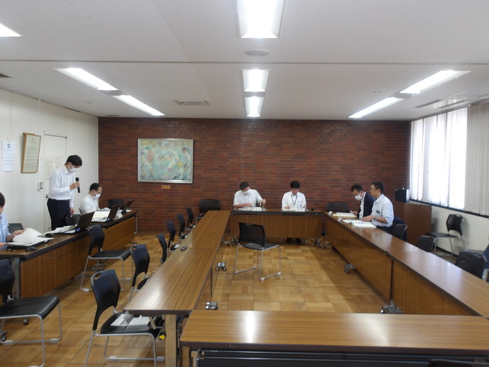 会議の様子を写した写真