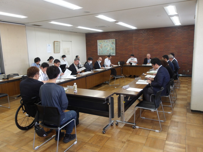 会議の様子を写した写真