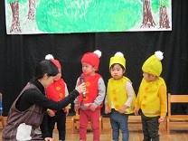 写真：なかよし劇場1歳児2