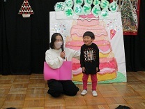 写真：12月生まれのお友だち