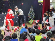 サンタさんに質問をしているところです