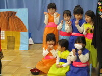 子ども役の子ども達の様子の写真