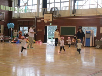 乳児クラスかけっこの様子