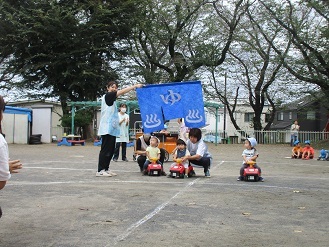 0歳児競技の様子の写真