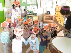 乳児クラスハロウィンの様子の写真