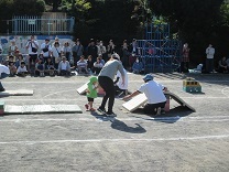 写真：一歳児クラス競技の様子