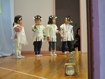 小さいやぎ役の子供の写真