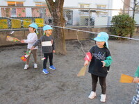 羽ねつきの様子の写真