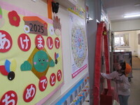 お参いりしている5歳児の様子の写真